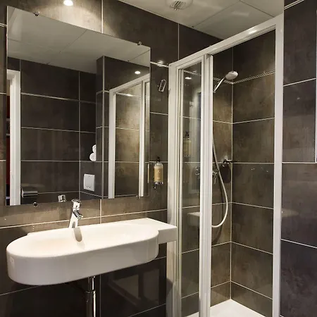Du Eugène 3* Parigi